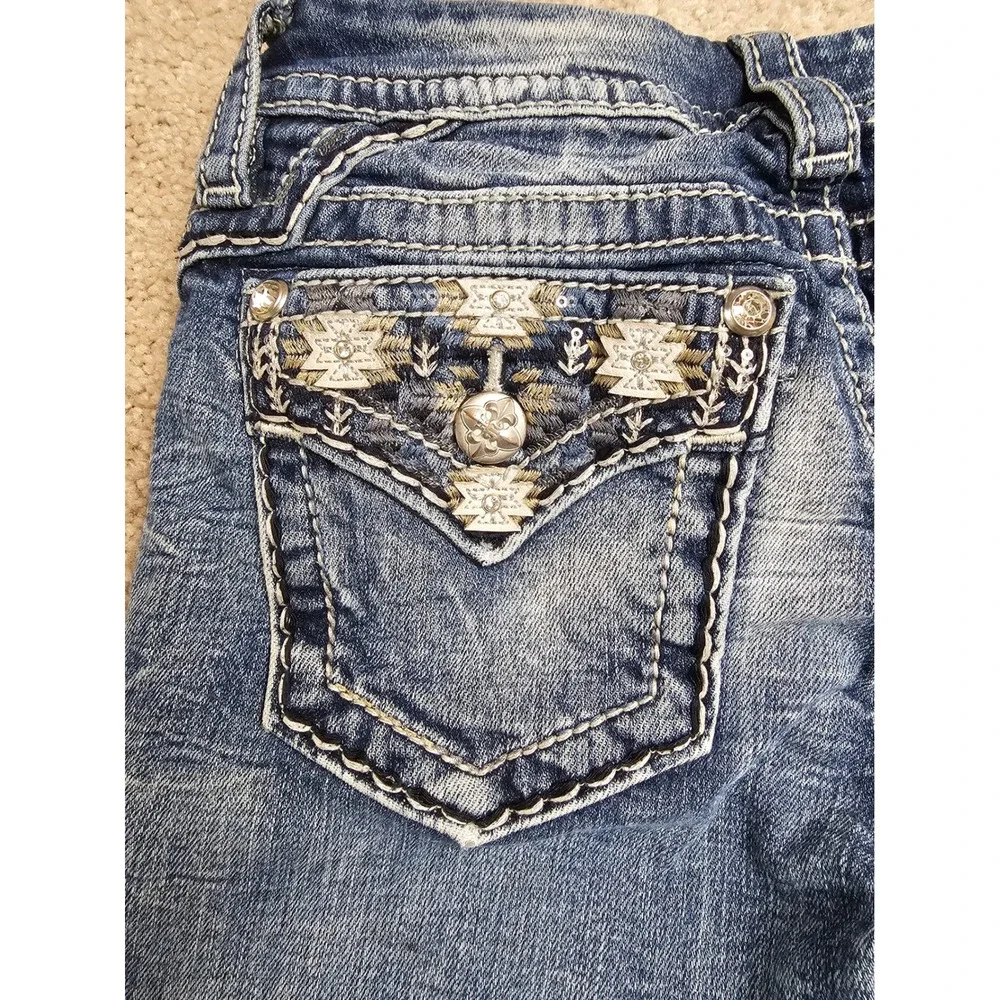 Miss Me Low Rise Bootcut Jeans Blue Embroidered Flap Pocket JP9119B2R Size 25